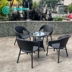 Nội thất ph&ograve;ng ăn ngo&agrave;i trời hiện đại Bộ b&agrave;n ăn m&acirc;y tre đan Khung nh&ocirc;m bền bỉ Ghế ăn v&agrave; b&agrave;n tr&ograve;n cho s&acirc;n vườn nh&agrave;