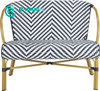 Einfache nordische Outdoor-M&ouml;bel, Bankstuhl mit Aluminiumrahmen, stilvoller langer Sofastuhl aus blauem und wei&szlig;em PE-Rattan f&uuml;r die Gartenterrasse der Villa
