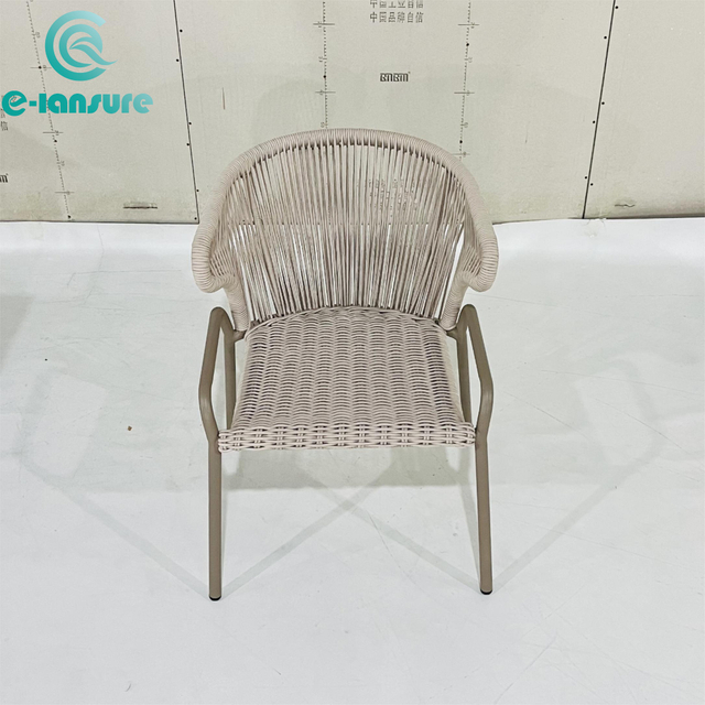 Uus disainm&ouml;&ouml;bli kollektsioon, uus v&auml;liaia laud ja tool