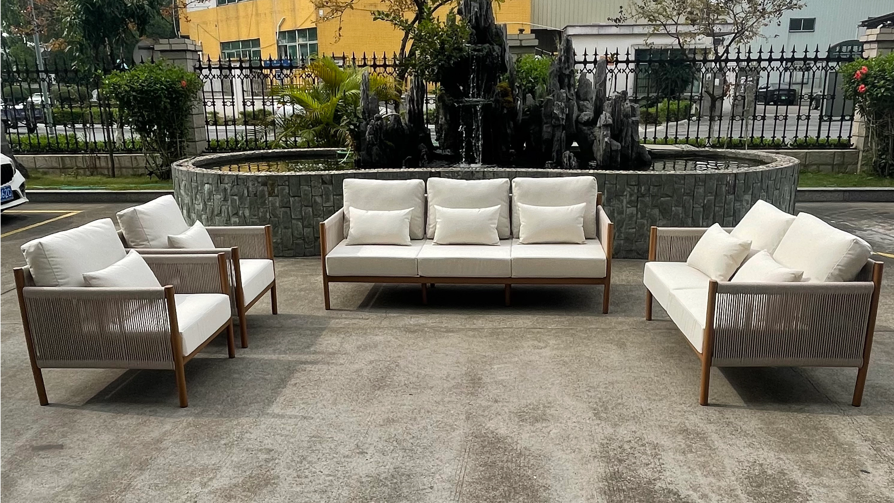 Speciale p&euml;r Festat e Majit: Komplete divanesh kopshti Premium me &ccedil;mime ekskluzive 