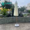 Modern Grosir Payung Taman Bingkai Aluminium Dengan Selesai Kayu Semua Cuaca Kain Payung Teras Dengan Dasar Marmer untuk Hotel Resort Beach