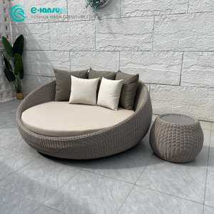 Минималистикалық сыртқы шезлонг. Сапалы алюминий жақтау Бақша жиһазы Бассейннің жағасындағы дөңгелек пішінді күндізгі төсек қонақ үй курортына арналған PE ротанды