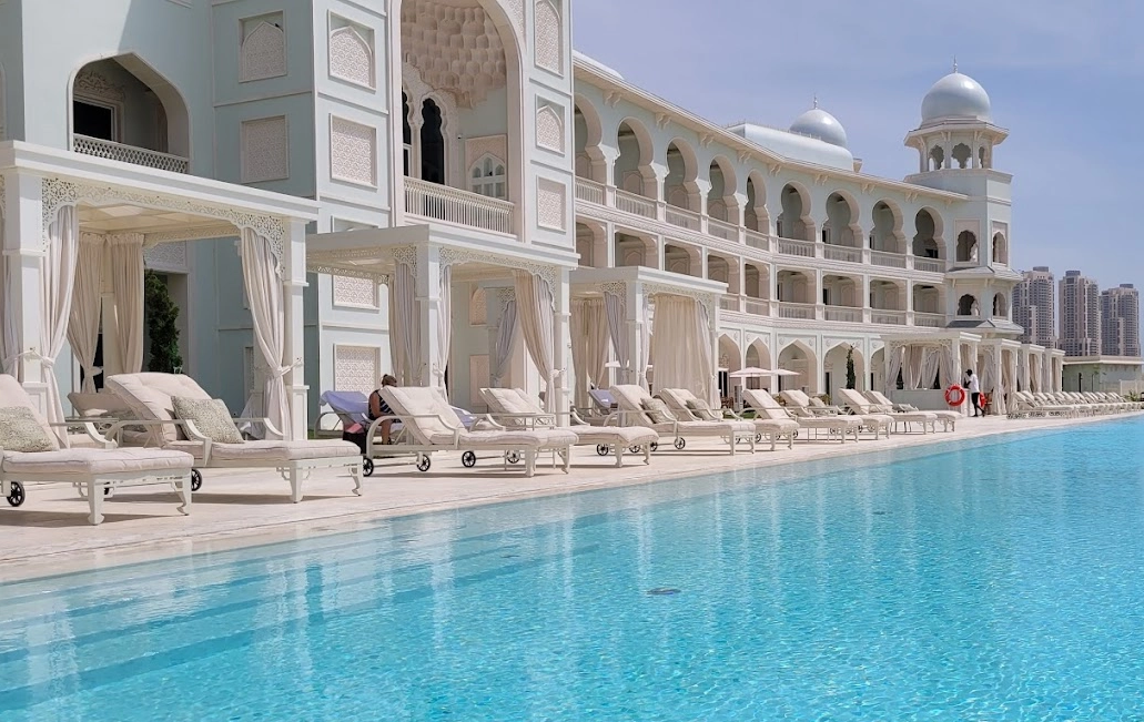 Захиалгат тавилга загвараар гаднах орон зайгаа өргөжүүлээрэй