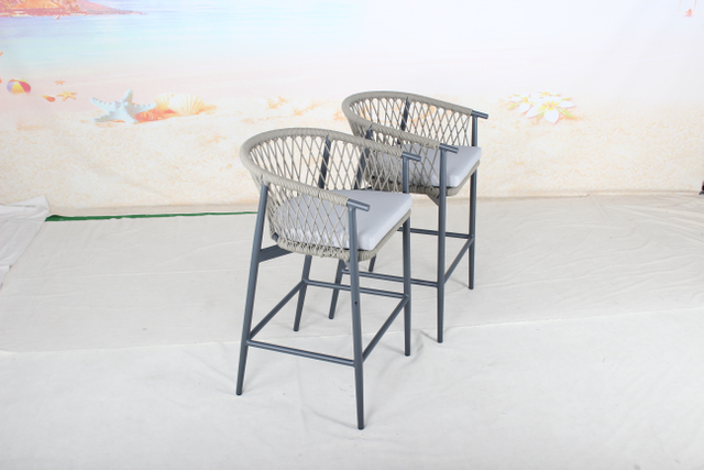 เก้าอี้บาร์ที่เท้าแขนทอเชือกพิเศษพร้อมที่วางเท้าสำหรับลานบ้าน