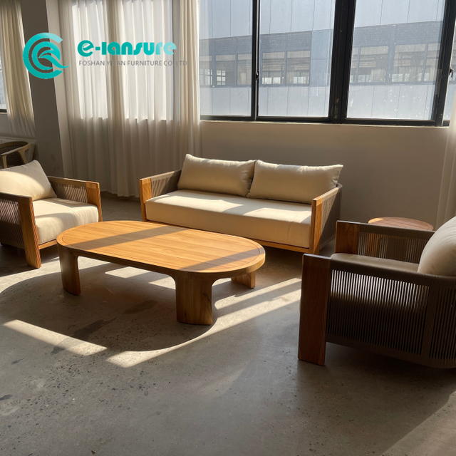 Meble z drewna tekowego na zewnątrz Ogr&oacute;d Drewniana sofa i stolik kawowy Patio Tkana lina Sofa Meble do domowego dziedzińca willi