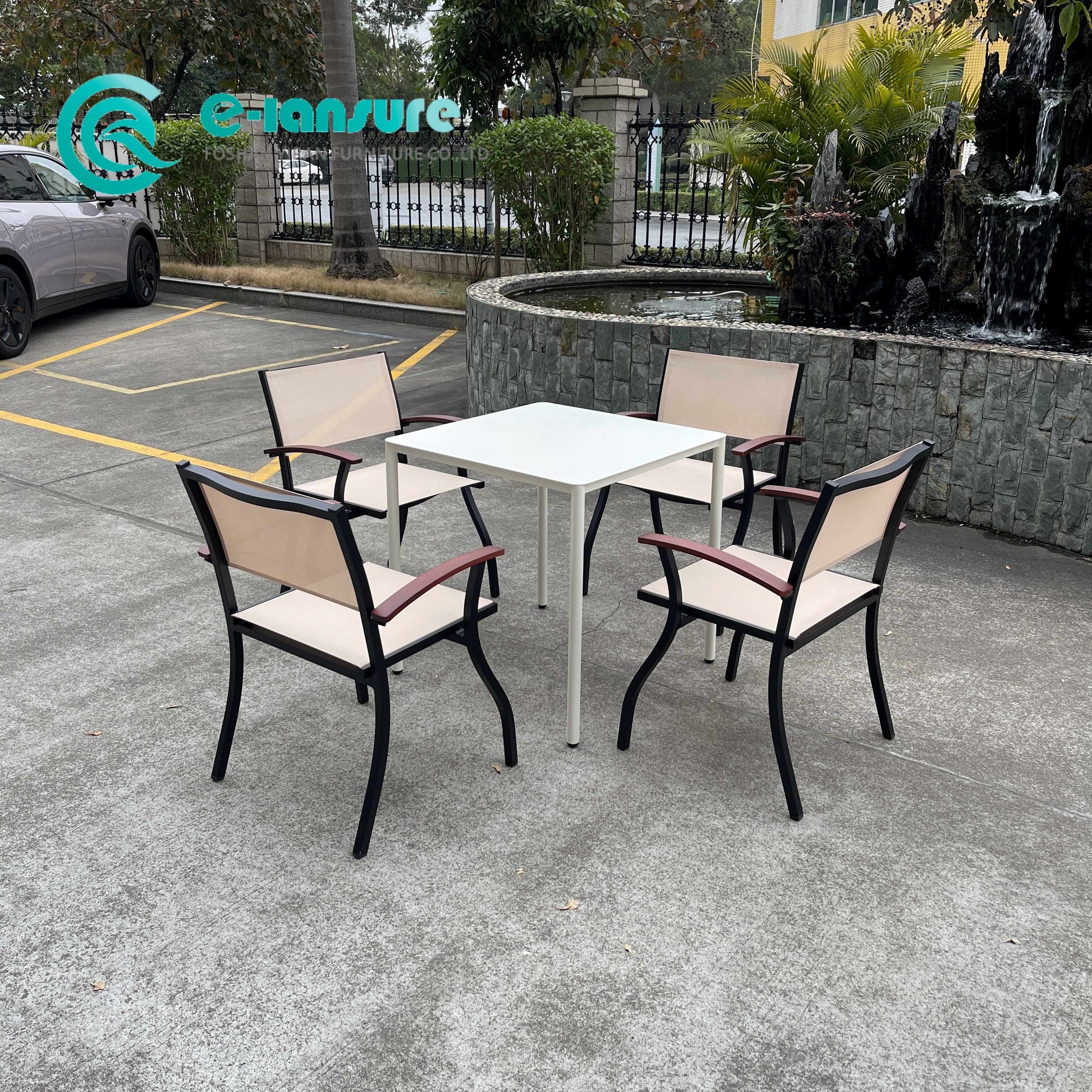 All Aluminum Outdoor Furniture Garden Dining Chair At Square Table Set Lahat ng Weather Fabric Patio Chair na may Teak Wood Armrest para sa Home Restaurant