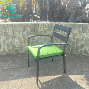 Stylowe meble do jadalni na świeżym powietrzu dobrej jakości aluminiowa rama Czarne krzesło do jadalni ze stołem do domowej willi