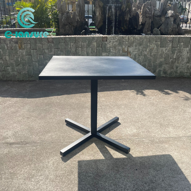 លក់ដុំគ្រឿងសង្ហារឹមតុបរិភោគអាហារក្រៅផ្ទះ ស៊ុមអាលុយមីញ៉ូមដែលធន់ទ្រាំទ្រ តារាងបត់សម្រាប់ផ្ទះភោជនីយដ្ឋាន