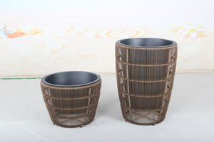 Brun PE rund rattan v&aelig;vet urtepotte med inderbeholder