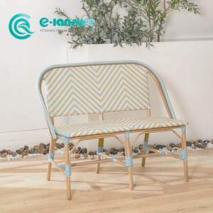 Սկանդինավյան ոճի բացօթյա բիստրո կահույք ալյումինե շրջանակ Այգու երկար բազմոցի աթոռ Նրբագեղ հյուսված ռաթթան նստարանային աթոռ տնային հյուրանոցի սրճարանի համար