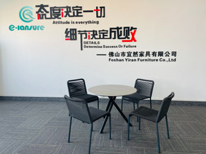 Nordic Simple Outdoor Dining M&ouml;bler Aluminiumstomme Armless Woven Rep Matstol med Runt Bord Set