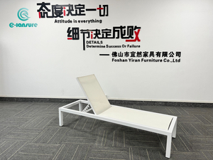 Minimalistički vrtni namještaj Ležaljka uz bazen Ležaljka za sunčanje Bijeli aluminijski okvir presvučen prahom Ležaljka Ležaljka Ležaljka za sve vremenske uvjete Za odmaralište