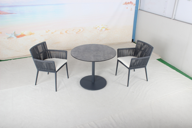 អាលុយមីញ៉ូស្រោបដោយម្សៅជាមួយនឹងកៅអីបរិភោគអាហារត្បាញខ្សែពួរជាមួយនឹងតុ HPL