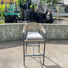 Stilvolle Vintage-Gartenm&ouml;bel f&uuml;r den Au&szlig;enbereich, Barst&uuml;hle mit hoher R&uuml;ckenlehne f&uuml;r die Terrasse