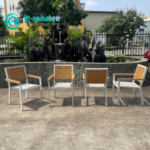 የውጪ ምግብ ቤት ዕቃዎች አሉሚኒየም ፍሬም ከእንጨት እጀታ እና ከኋላ መመገቢያ ወንበር የአትክልት ወንበር ጋር 