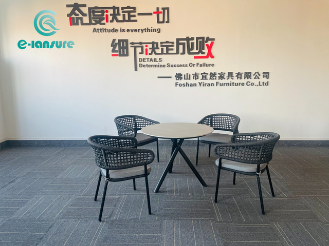 Stilig hage spisestuem&oslash;bler Aluminiumsramme Tau Spisestuestol med rundt bordsett for utend&oslash;rs restaurant