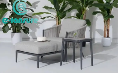 Baguhin ang Iyong Outdoor Space gamit ang Modern At Minimalist Aluminum Dining Chair Set