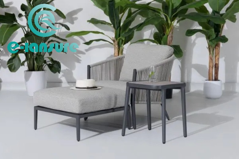 Courtyard Furniture Furniture เก้าอี้สันทนาการกับออตโตมันกันน้ำเก้าอี้เดี่ยวเชือกเก้าอี้เลานจ์สำหรับสวนกลางแจ้ง