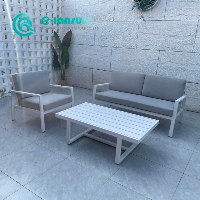 Nordic Style Panlabas na Sofa Furniture Aluminum Frame Sofa Chair na may Coffee Table Set Lahat ng Weather Garden Sofa Set para sa Home Villa Courtyard