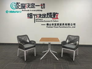 Moderne En Minimalistiese Buitelug Restaurant Meubels Tuin 2+1 Eetstel Tou Eetkamer Stoel Met Vierkantige Laaghout Tafel