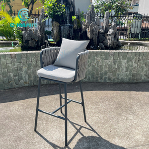 Kuum m&uuml;&uuml;dav m&ouml;&ouml;bliseeria v&auml;liaia baaritool k&otilde;rge seljatoega ja padjaga