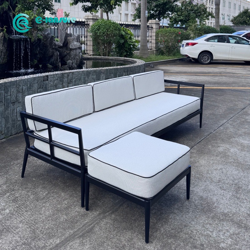 Sof&aacute; de exterior de estilo informal, conjunto de sof&aacute; combinado con marco de aluminio, sof&aacute; de jard&iacute;n con otomana para patio de Villa
