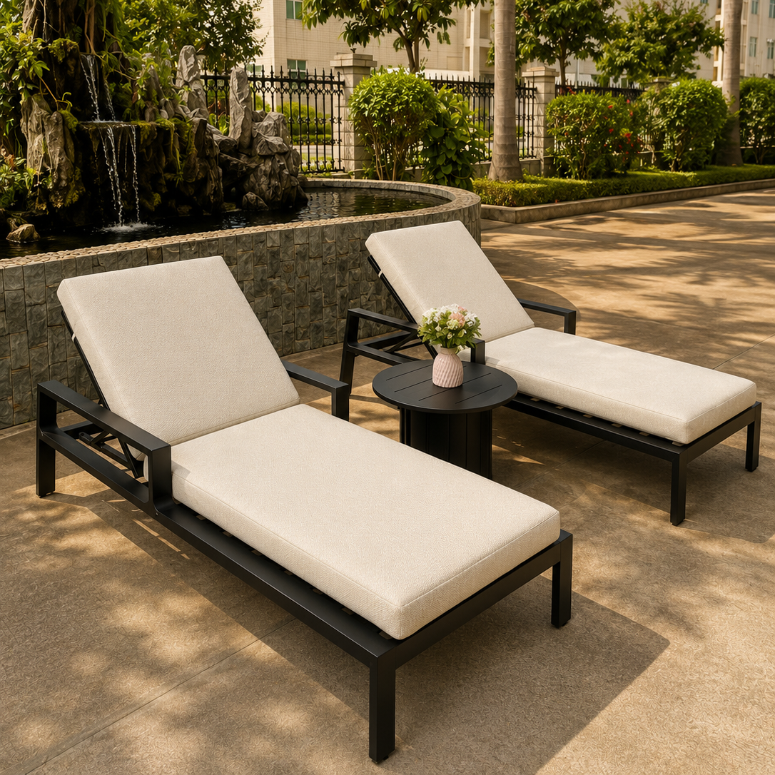 ເຟີນິເຈີສວນ Powder Coated Aluminum Frame Sun Lounger Poolside Chaise Lounge Chair with Coffee Table Beach Sunbed for Resort