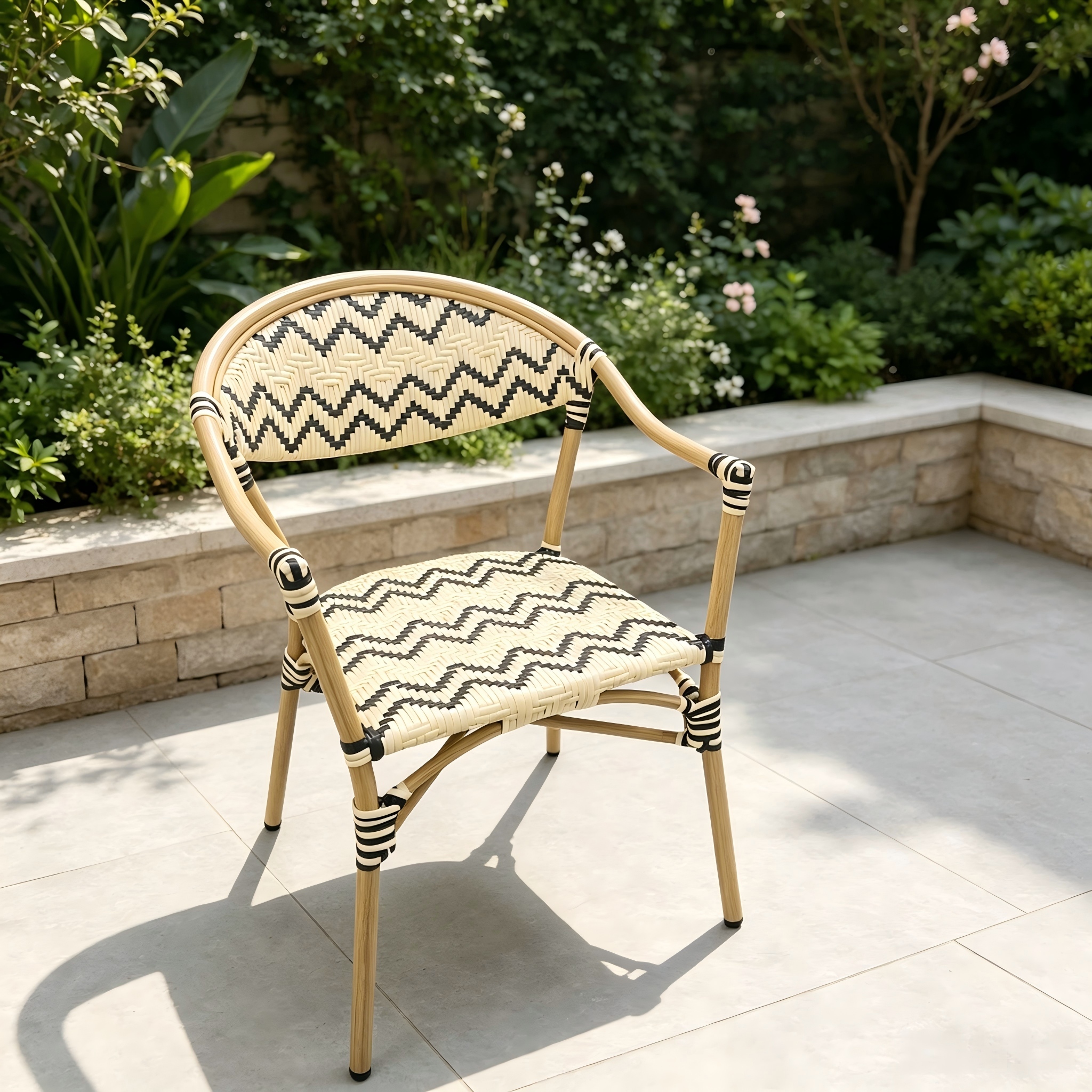 Sedia minimalista in rattan con struttura in alluminio per mobili da esterno per ristorante in cortile